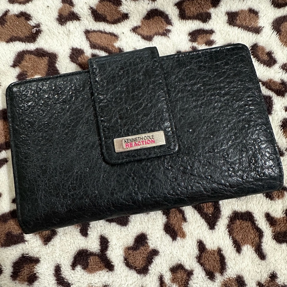 Kenneth Cole Reaction Textured Black Wallet
